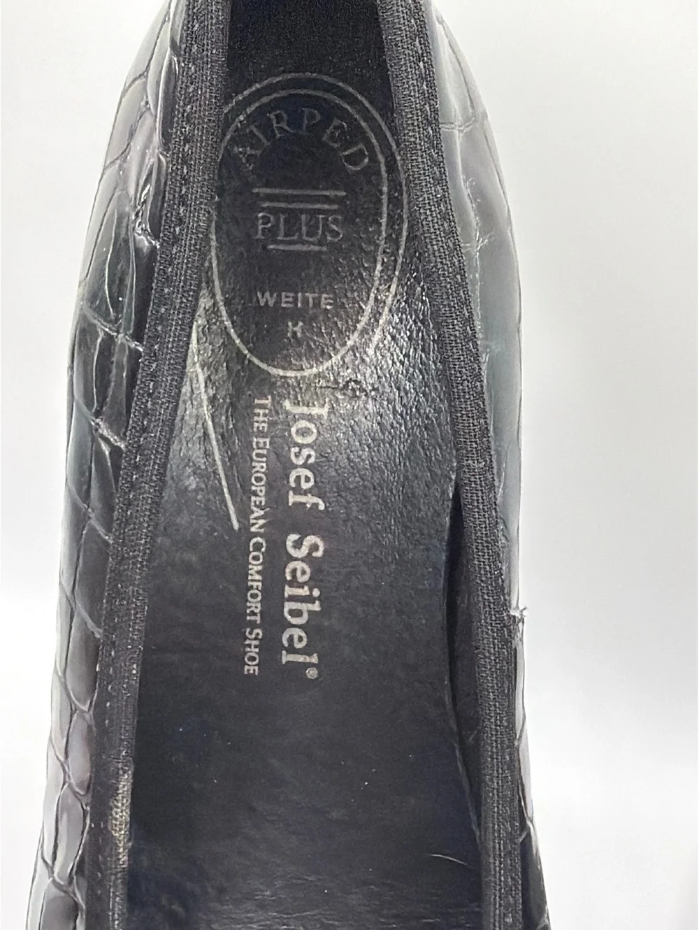 Josef Seibel Women's Black Croc-Embossed Leather Wedge Shoes Size 6.5
